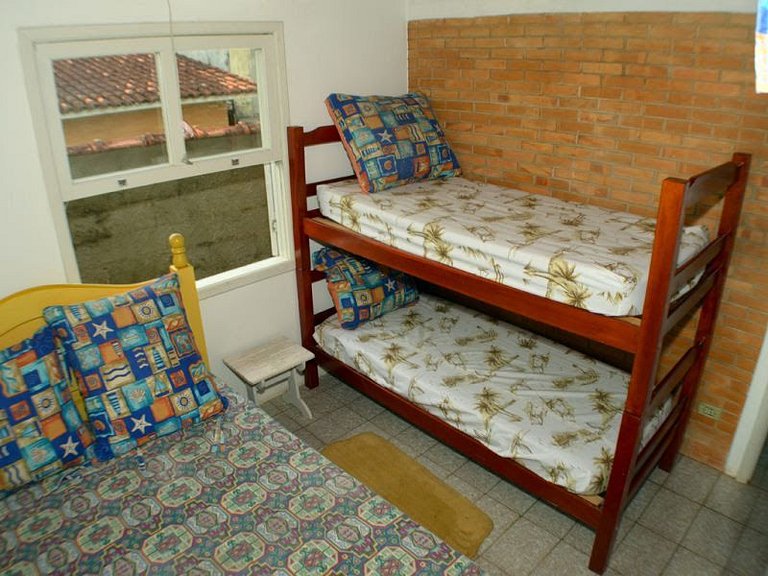 Casa Cond. Sapê — 5 Quartos, 20 Pessoas, Pé na Praia (30m do