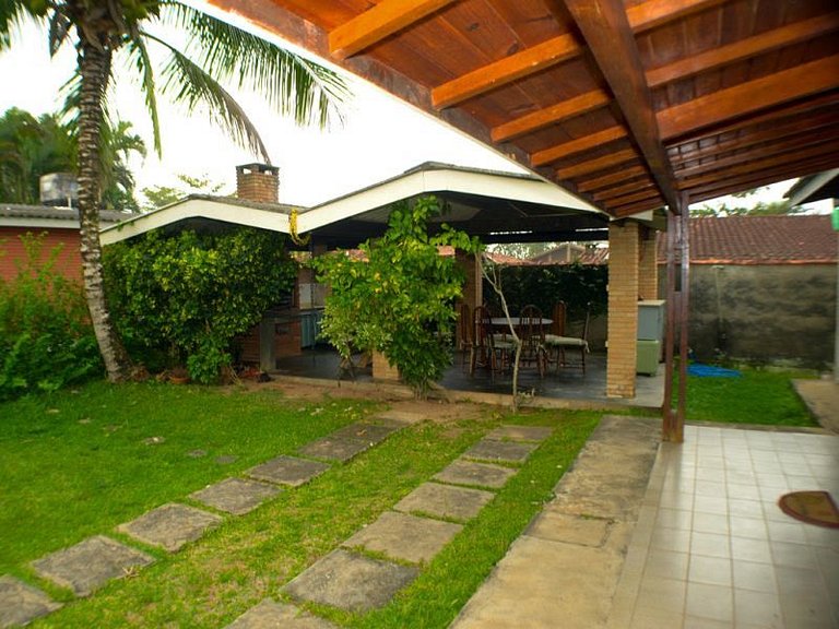 Casa Cond. Sapê — 5 Quartos, 20 Pessoas, Pé na Praia (30m do