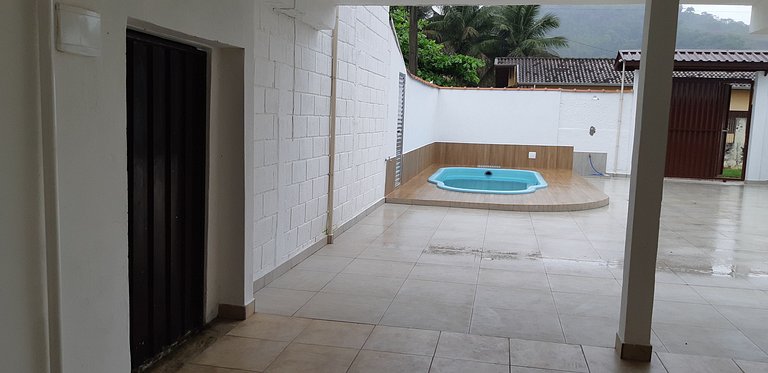 Maranduba Chalé Marbela 6-F — 2 Quartos, Churrasqueira, Pisc