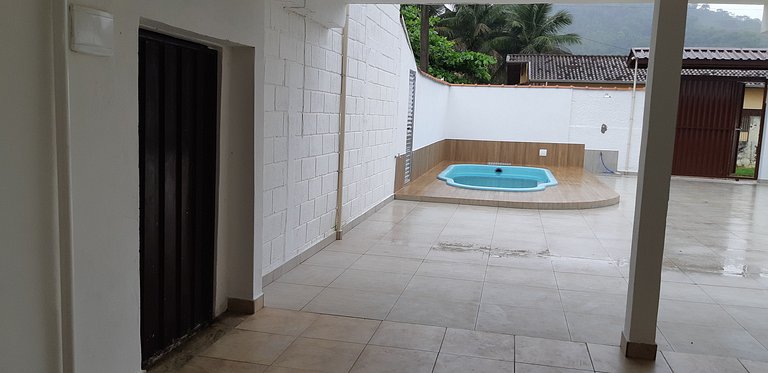 Maranduba Chalé Marbela 6-F — 2 Quartos, Churrasqueira, Pisc