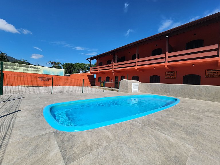Apartamento 2 dormitórios praia maranduba piscina wifi
