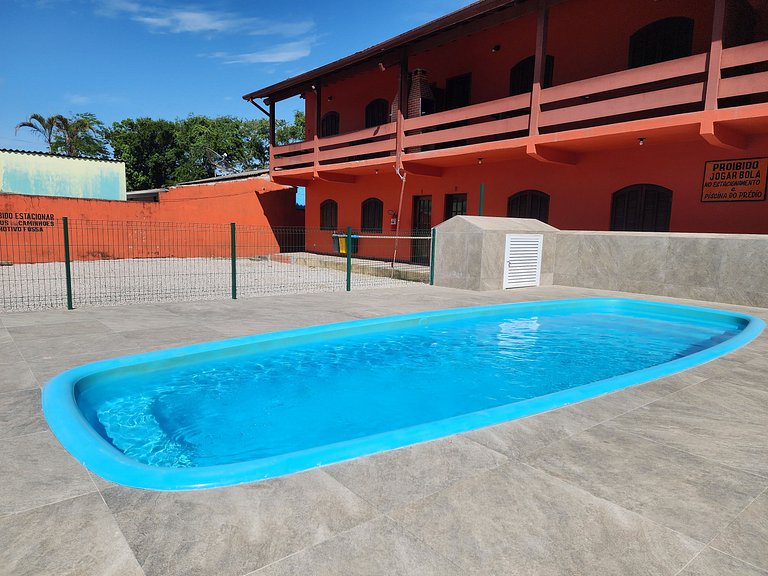 Apartamento 2 dormitórios praia maranduba piscina wifi