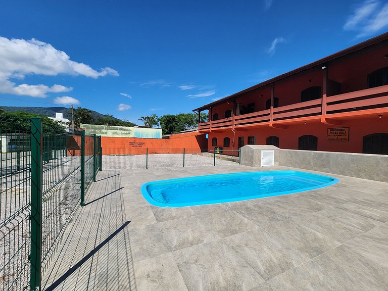Apartamento 2 dormitórios praia maranduba piscina wifi