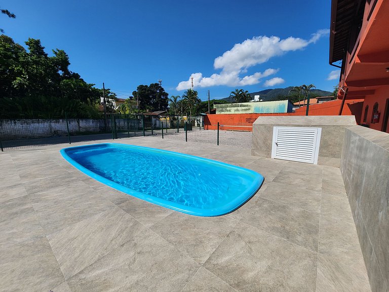 Apartamento 2 dormitórios praia maranduba piscina wifi