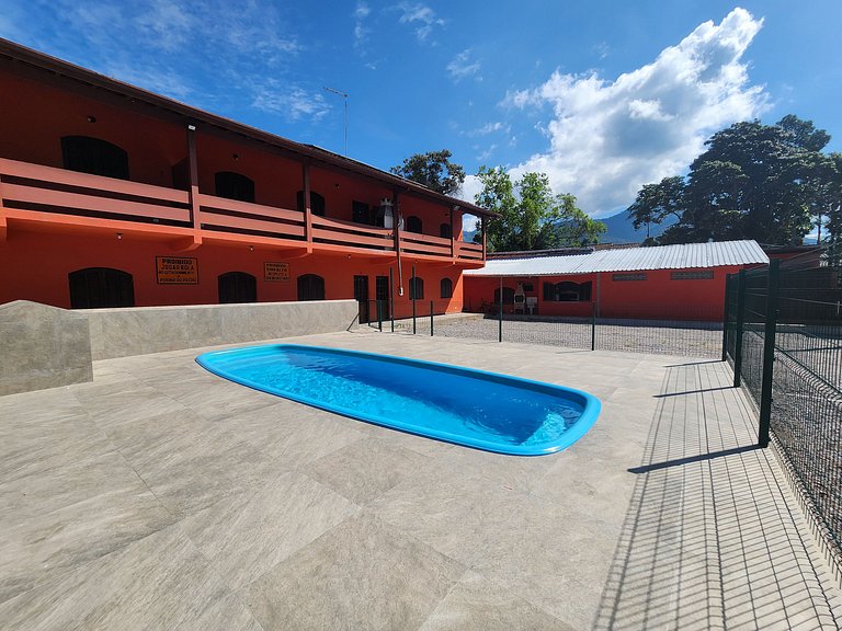 Apartamento 2 dormitórios praia maranduba piscina wifi