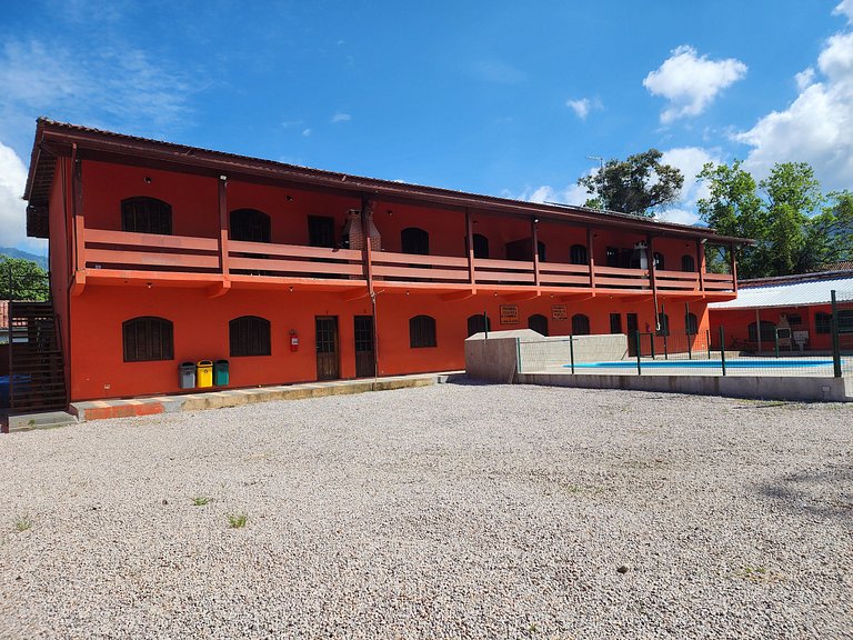 Apartamento 2 dormitórios praia maranduba piscina wifi