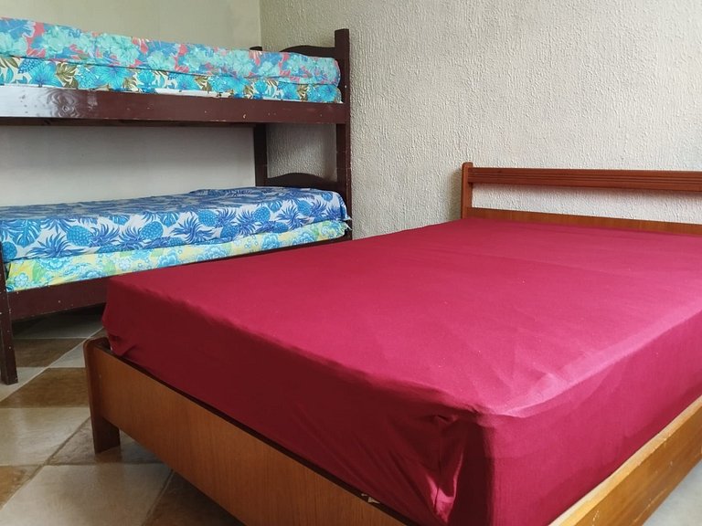 Casa Térrea Maranduba A — 8 Pessoas, 2 Quadras do Mar