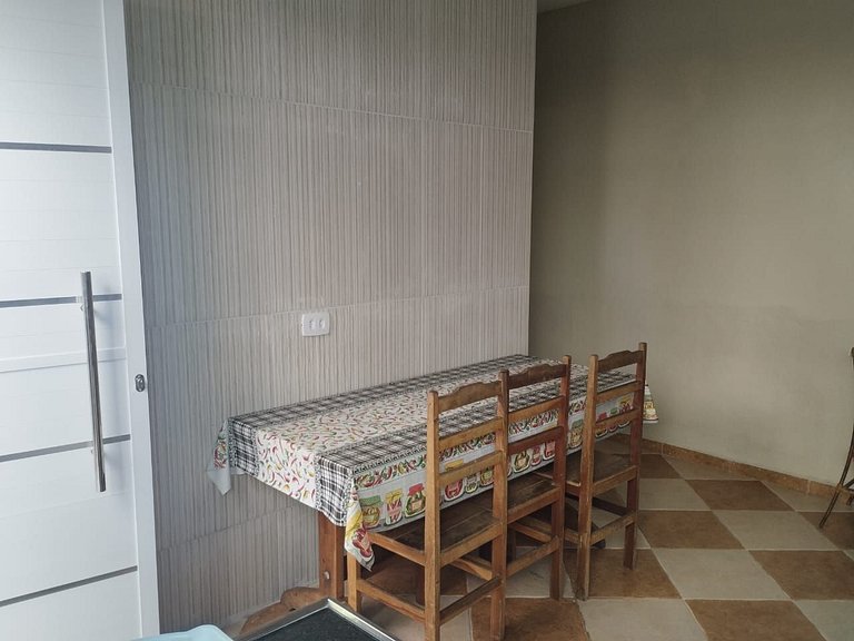 Casa Térrea Maranduba A — 8 Pessoas, 2 Quadras do Mar