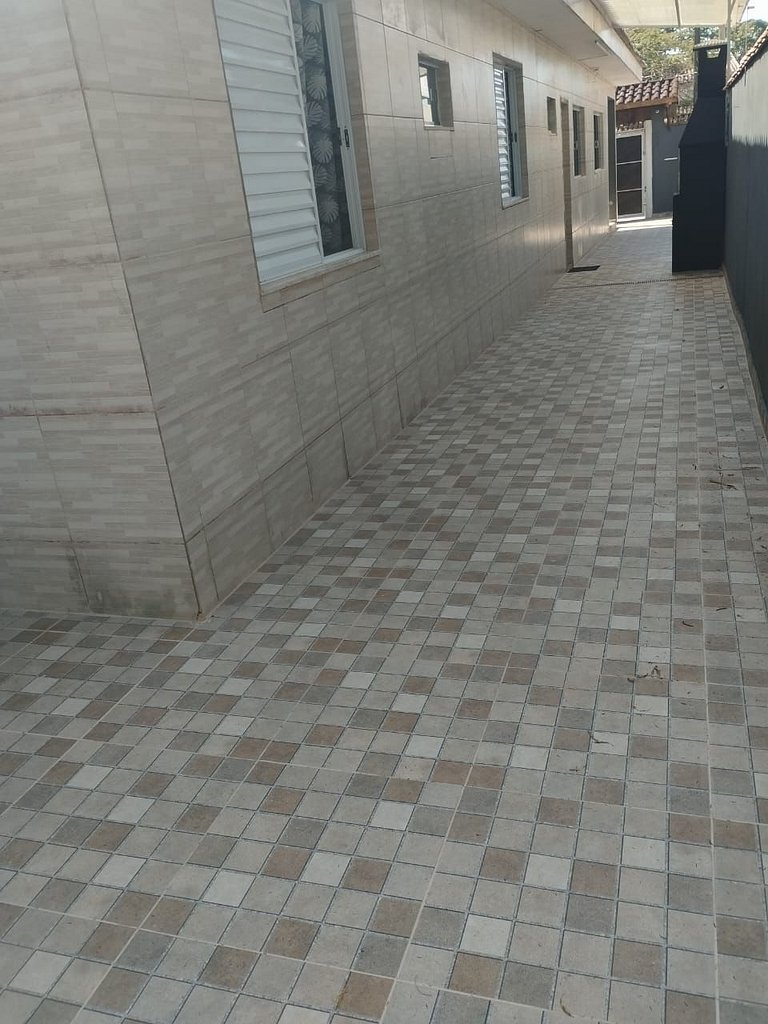 Casa Térrea Maranduba A — 8 Pessoas, 2 Quadras do Mar