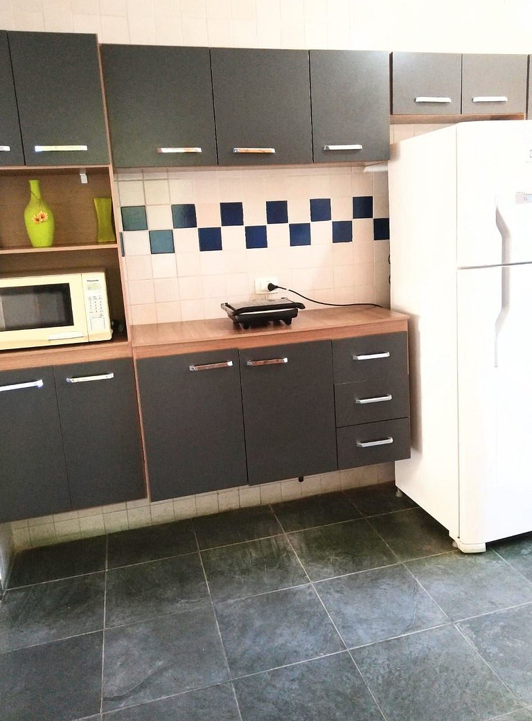 Casa Sapê com Piscina — 3 Quartos, 10 Pessoas, 2 Quadras do