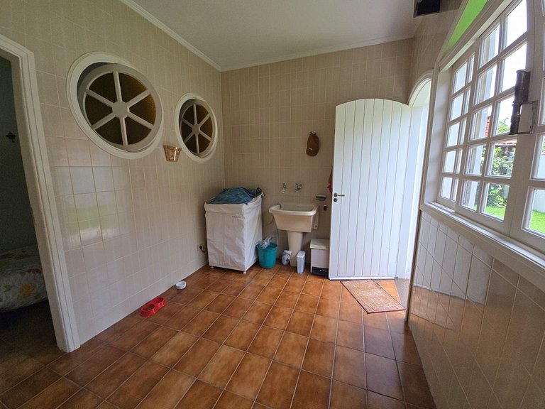 Casa Maranduba Premium — 3 Quartos, Piscina, 10 Pessoas, 2 Q