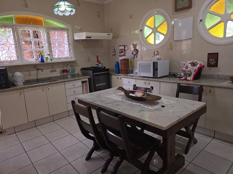 Casa Maranduba Premium — 3 Quartos, Piscina, 10 Pessoas, 2 Q