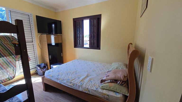 Casa Beira Rio Maranduba — 3 Quartos, 12 Pessoas, Vista Rio