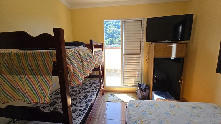 Casa Beira Rio Maranduba — 3 Quartos, 12 Pessoas, Vista Rio