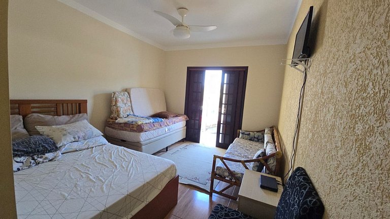Casa Beira Rio Maranduba — 3 Quartos, 12 Pessoas, Vista Rio